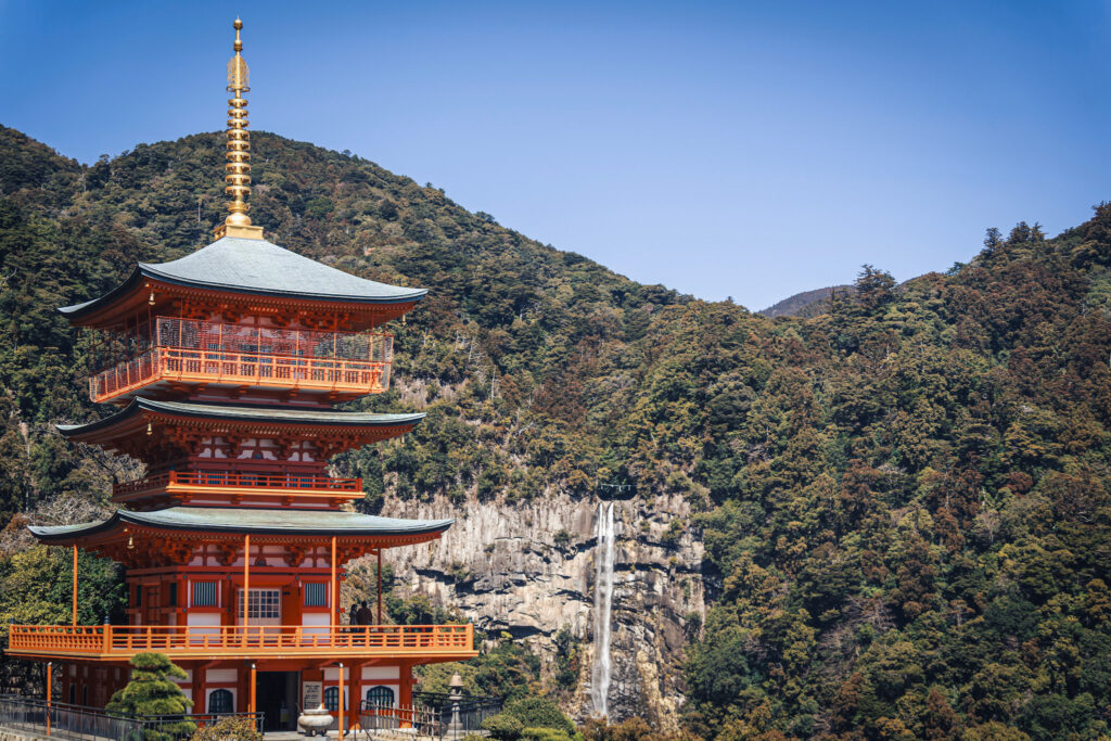 Japan in 12 Days: Totally Worth the Jetlag red shuheart ofxhwxdhzuk unsplash (1)