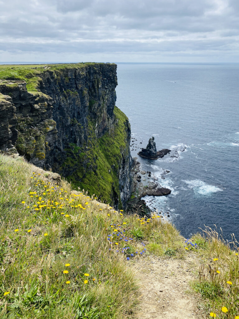 Best Attractions in Ireland cliffs of moher 02